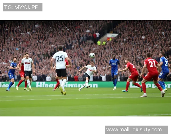 解说足球名嘴的魅力与挑战:如何在赛场上捕捉精彩瞬间与情感共鸣 解说足球名嘴的魅力与挑战:如何在赛场上捕捉精彩瞬间与情感共鸣