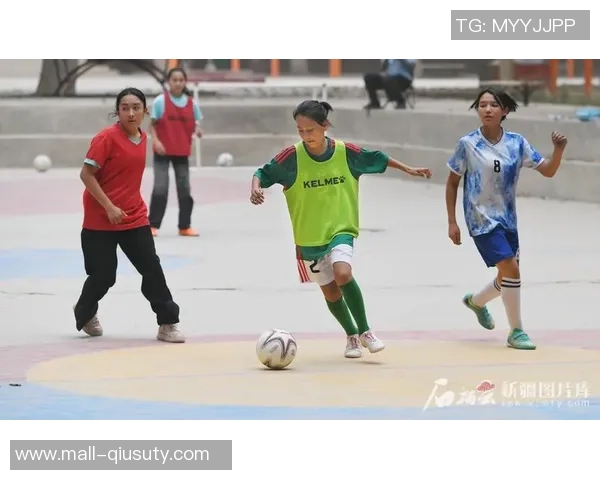 足球往事回忆录:那些年我们一起追逐的绿茵梦想与激情岁月 足球往事回忆录:那些年我们一起追逐的绿茵梦想与激情岁月